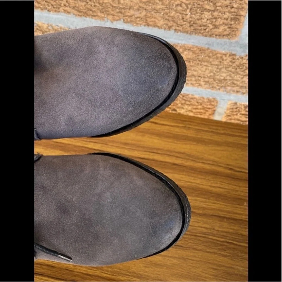 Rebecca Minkoff Persy Shearling
Boots 8.5 - Picture 6 of 12